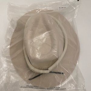 Brixton Wesley Fedora color Dove. Size M (7 1/4 or 58cm). NWT and in packaging.